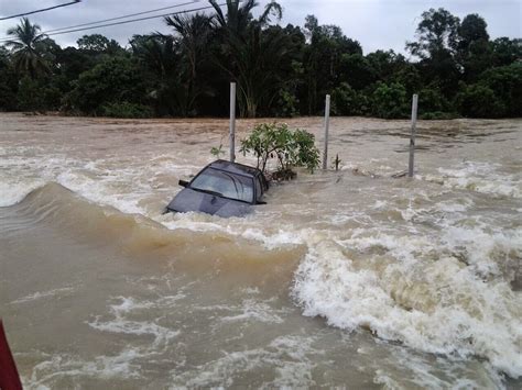 Keadaan banjir di kelantan masih terkawal dan tidak seburuk seperti yang berlaku pada tahun 2014. LagunaMerbok: Gambar-gambar Banjir di Kelantan.