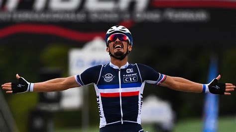 Julian alaphilippe of france celebrates as he crosses the finish line to win the first stage. WM-Gold für Julian Alaphilippe - Maximilian Schachmann ...