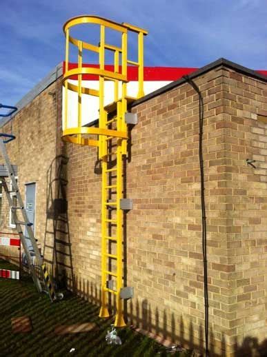 Fibreglass Grp Vertical Access Ladder With Hoops And Walkthrough 7 M
