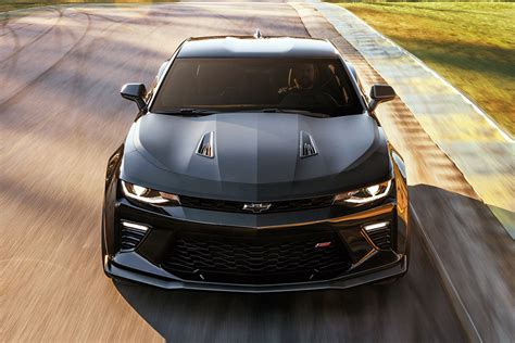 Tons of awesome chevrolet camaro wallpapers to download for free. Which 2018 Chevrolet Camaro Is Right for You? - Alot Plus