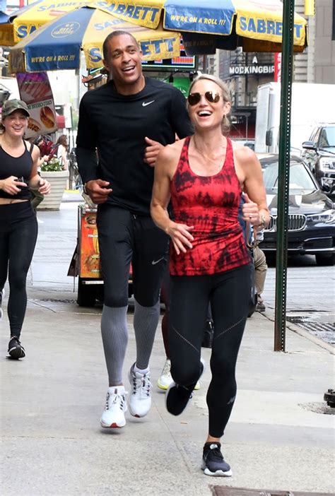 Married Gma Anchors Amy Robach And T J Holmes Go Public With Their