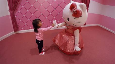 Hello Kitty At Universal Studios Japan Youtube