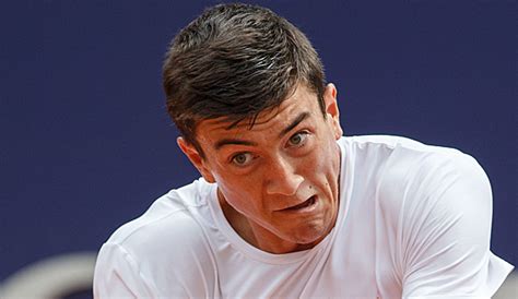 Wenig ist derzeit wirklich in ordnung im tennis. Sebastian Ofner scheidet in Kitzbühel gegen Joao Sousa aus