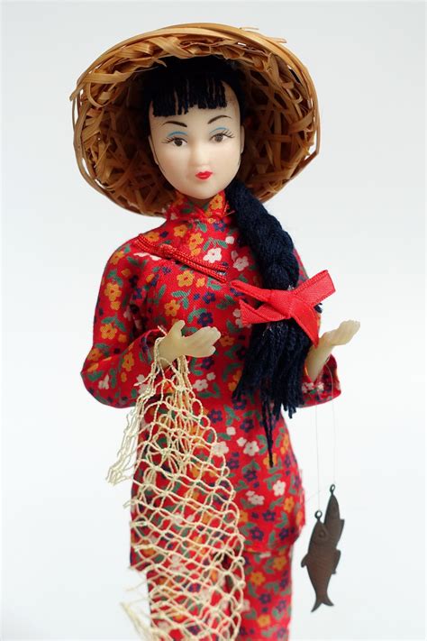 China Doll Fisher Woman National Costume Dolls From All Over The World