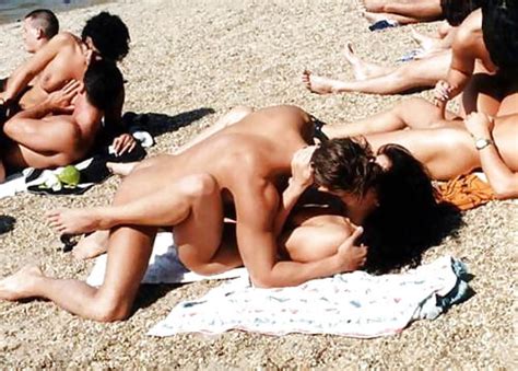 Nude Beach Sex Fun 26 Pics Xhamster