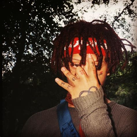 The song was first heard in the behind the scenes video for yeah right. Trippie Redd - Oowee / Thots | DOWNLOAD