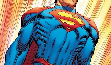 Supermans New Costume Revealed