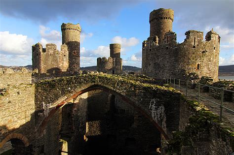 Jetzt flankt bale nach toller. Die schönsten Burgen in Wales - Conwy, Caernarfon, Raglan