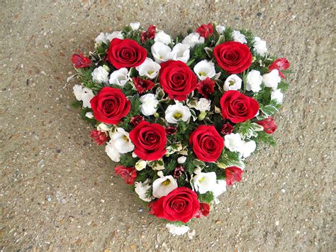 Fonds Decran Bouquets Roses Saint Valentin Cœur Fleurs Télécharger Photo