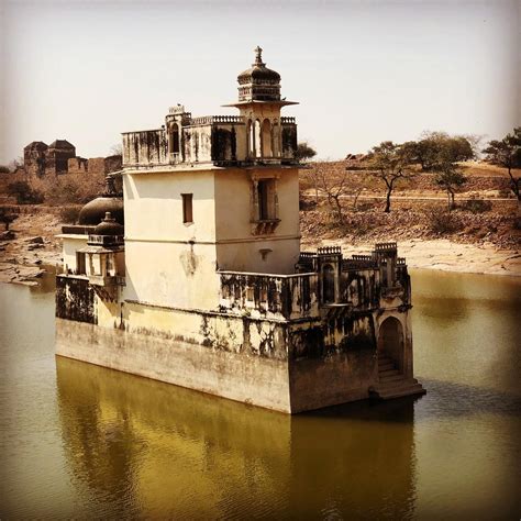 padmini palace chittorgarh fort chittorgarh rajasthan india 🇮🇳 this beautiful palace is