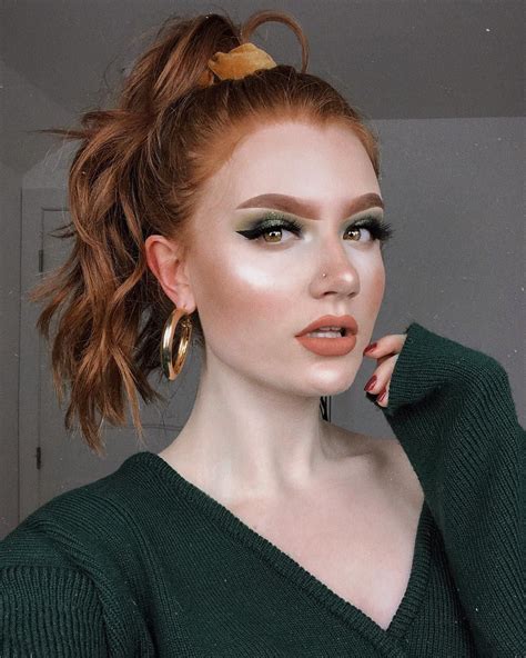 𝓛𝔂𝓭𝓲𝓪 𝓖𝓻𝓪𝔂𝓬𝓮 on instagram “inspired by christmas tones 🎄💚 base