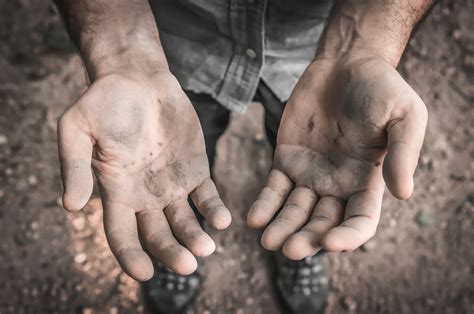 Dirty Hands Of A Worker Man Duit