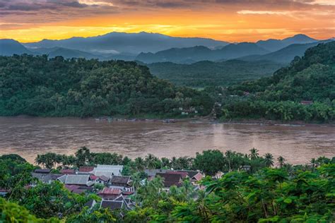 You can use a wide range of services: 2-Daagse Shompoo Cruise van Chiang Khong naar Luang ...