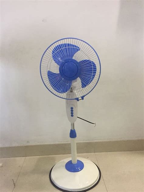 18 20 Watt Bldc Solar Pedestal Fan Voltage 12 V Dc At Rs 990 In New Delhi