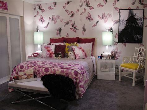 See more ideas about pretty little liars, decor, bedroom decor. Spruce up your room with cool wallpaper on just one wall ...