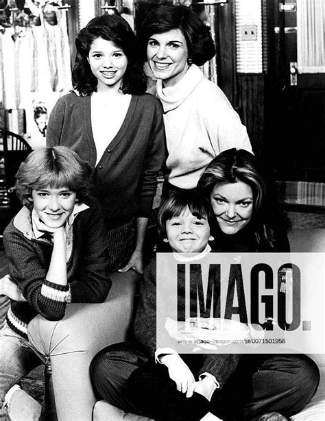 ARI MEYERS SUSAN ST JAMES ALLISON SMITH FREDERICK KOEHLER AND JANE CURTIN IN KATE AND ALLIE