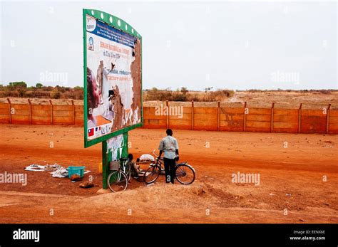 Scène De Rue Ouagadougou Burkina Faso Photo Stock Alamy