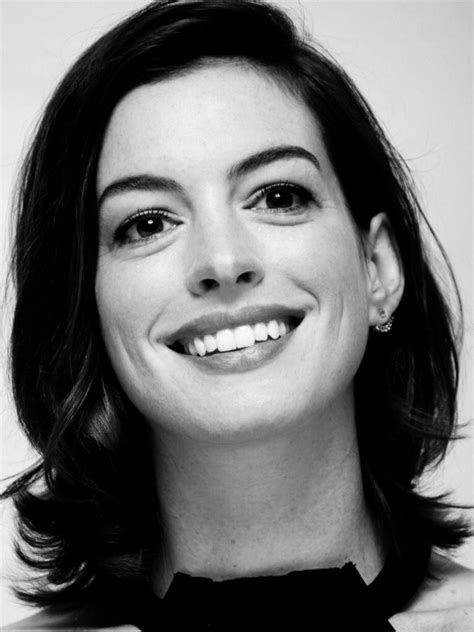 Anne Hathaway Beautiful Smile Women Famous Faces Portrait