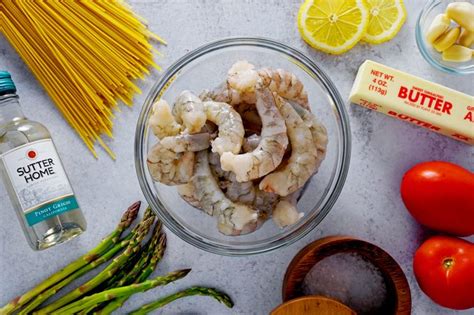 copycat olive garden shrimp scampi [30 minute recipe]