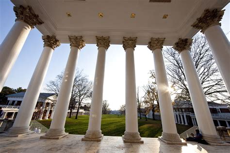 Rotunda Columns - UVA Alumni, Parents & Friends