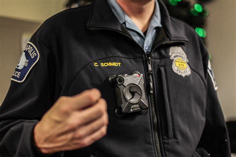Mpls Police Say Most Officers Activate Body Cameras Correctly Mpr News