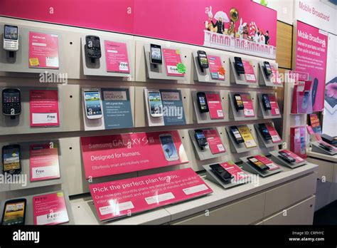 Mobile Phone Shop Display Hi Res Stock Photography And Images Alamy