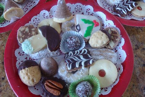 These christmas cookies ideas are perfect for the holidays and there is something for everyone. Czech Christmas cookies | Czech recipes, Slovak recipes ...