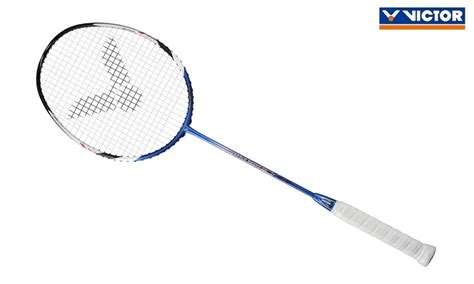 The brave sword 12 racket provides exceptional speed without compromising on power making it the perfect racket for both attack and defensive play. Victor Bravesword 12 (KRP Edition) - Badminton Store