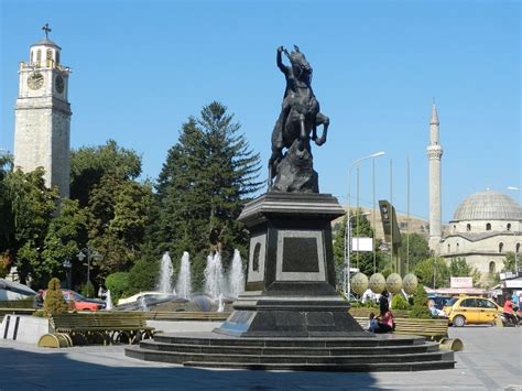 Bitola és Un Municipi De La República De Macedonia Que Constitueix Una De Les Divisions
