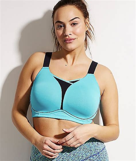 A compression fit holds down your breasts. 17 of the Best Plus Size Workout Clothes | The Beachbody Blog
