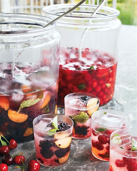 The most enticing summer cocktails make use of fresh fruit, lots of ice, good quality liquor, and an attractive presentation. 25 Vodka Cocktails You'll Want to Make Again and Again ...