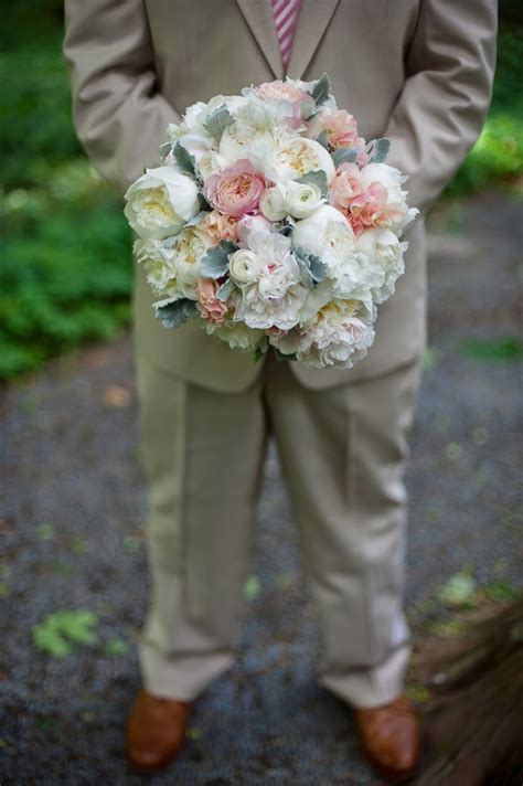 Bouquet Inspiration Delicate Pastels Preowned Wedding Dresses