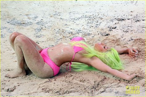 Nicki Minaj Pink Bikini For Starships Video Photo 2639057 Bikini