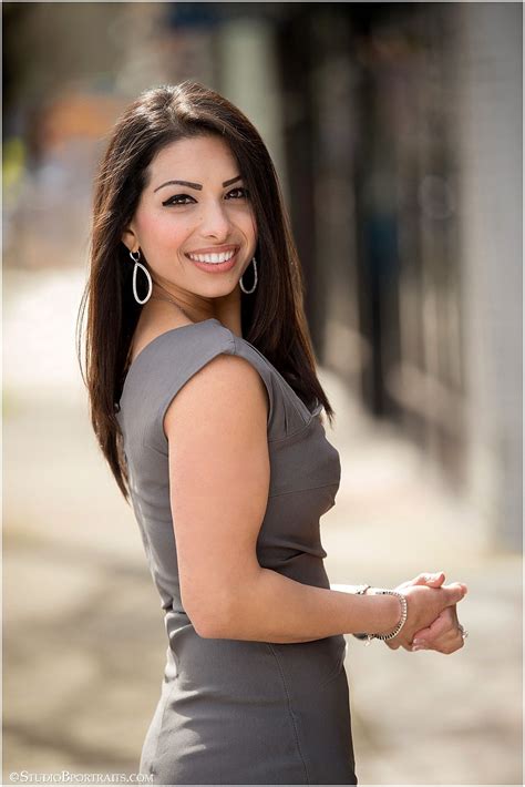 Neda Vasseyrealtor Headshotbellevue Photographer Studio B