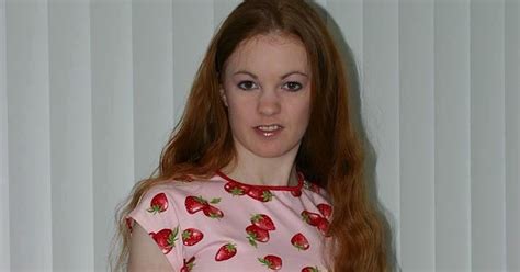 I Prefer Redheads Nice Long Haired Redhead Shows Her Body