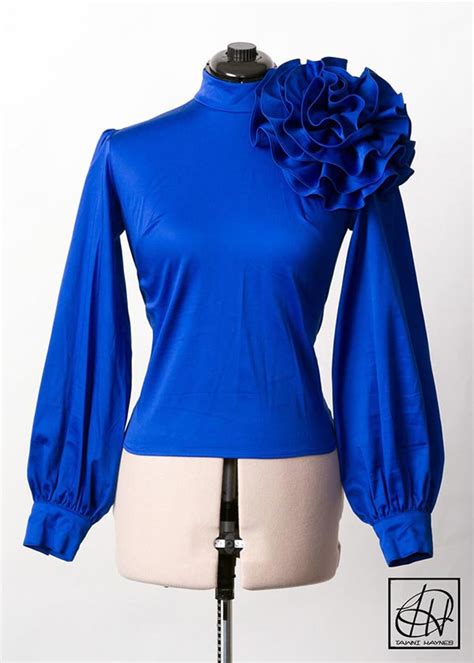 circle flower blouse