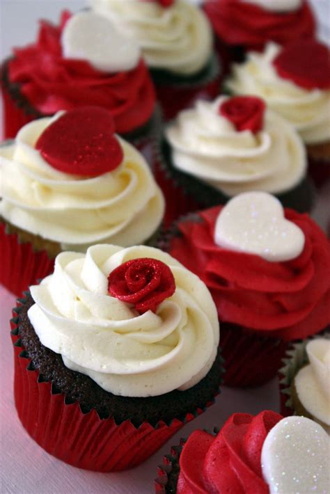 Red And White Cupcake Cakes Valentines Day Cakes Yummy Cupcakes