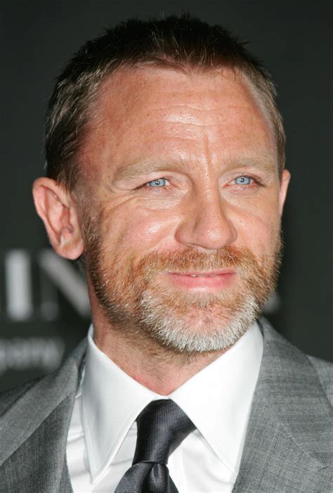 He assumed many supporting roles before he achieved international fame with his portrayal of playboy. Daniel Craig Poissons - 10 stars nées sous le signe du ...