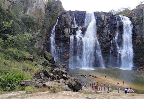 The name goiás (umwhile, goyaz) comes frae the name o an indigenous commonty. World-Wide-Matel: Goiás Waterfalls & Colonial Towns