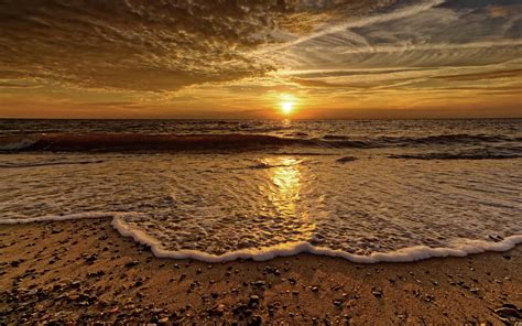 Download Wallpaper 1920x1200 Sea Wave Beach Horizon Sunset Clouds Foam Widescreen 1610 Hd