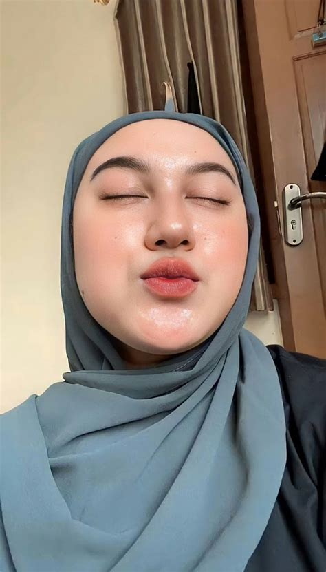 Beautiful Muslim Women Beautiful Hijab Cum On Face Hijab Chic Beuty Hijabi Facial Pov Girls