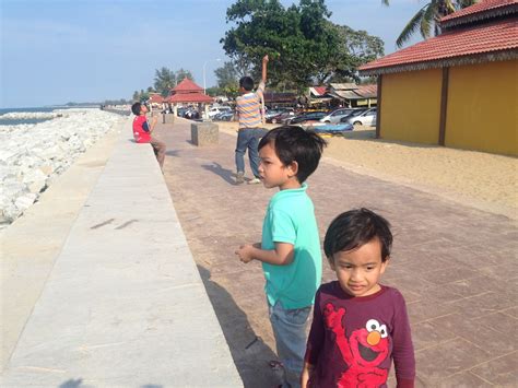 Beliau melarang guru atau ibubapa mendidik dengan kekerasan. Senarai semak perkembangan kanak-kanak | Everything is ...
