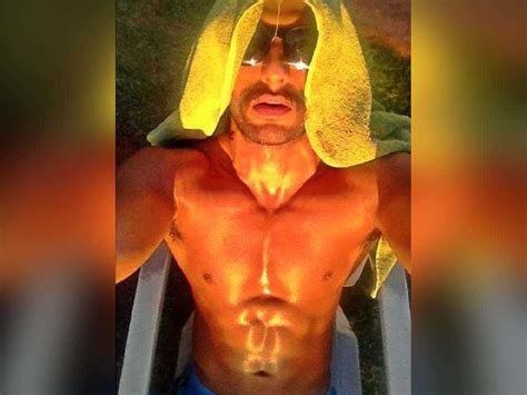 India Jobs News Ranveer Flaunts His Chiselled Body In This Pic