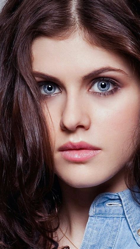 Her brother is actor matthew daddario, her sister is actor catharine daddario, and her grandfather was congressman emilio daddario (emilio q. Pin by Priyanka on Alexandra Daddario | Alexandra daddario ...