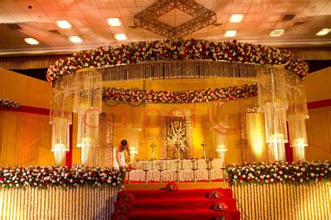 See more ideas about wedding stage, wedding stage decorations, stage decorations. Me kuthiriki manchi Bharthane kaadu, manchi manishini ...