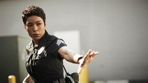 Angela Bassett’s Role On ‘9 1 1’ Shows ‘what 59 Can Look Like’