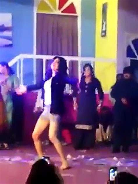 Girl Sexy Dance On Pakistani Stage Drama Video Dailymotion