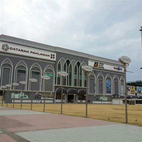 The dataran pahlawan melaka megamall is a shopping mall in banda hilir, malacca city, malacca, malaysia. Dataran Pahlawan Melaka Megamall - 267 tips from 83239 ...