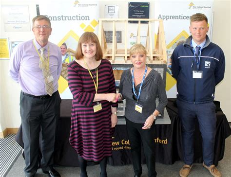 Stamford building and construction watersmeet greatford gardens stamford lincolnshire pe9 4px. Larkfleet Donates Model Home To New College Stamford ...