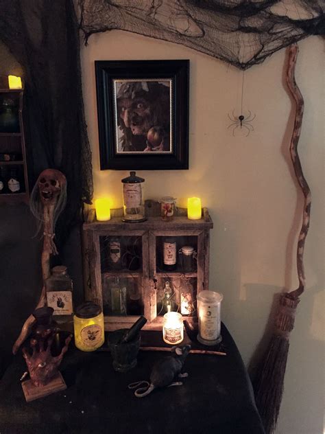 20 Witch Themed Halloween Decorations